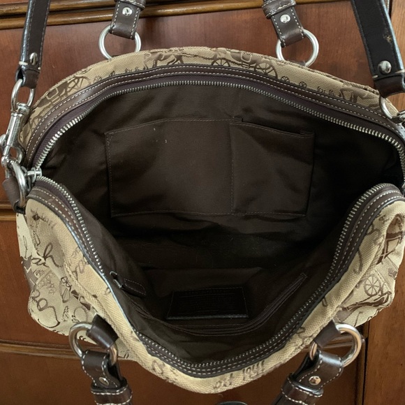 Coach Bag - Picture 4 of 6